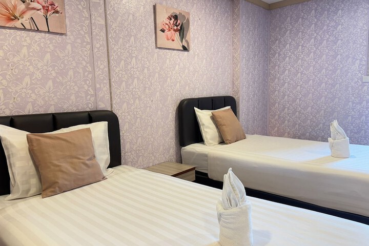 Room 17 of 31