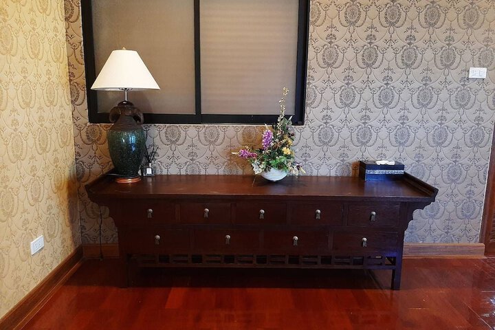 Room 17 of 172