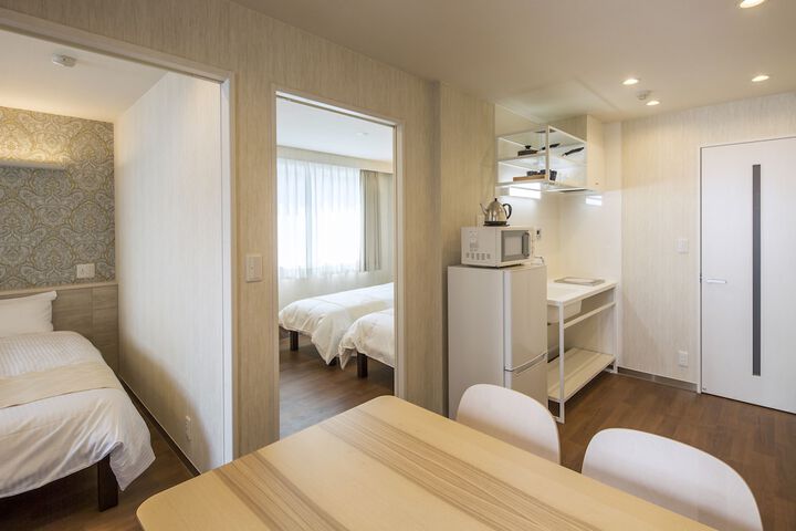 Room 9 of 38