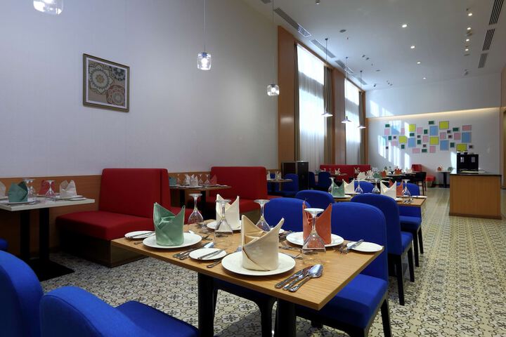 Dining 47 of 78