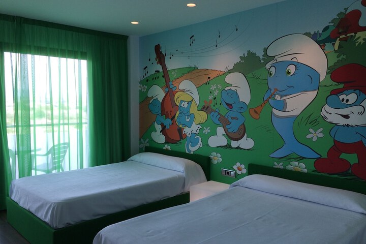 Room 5 of 33