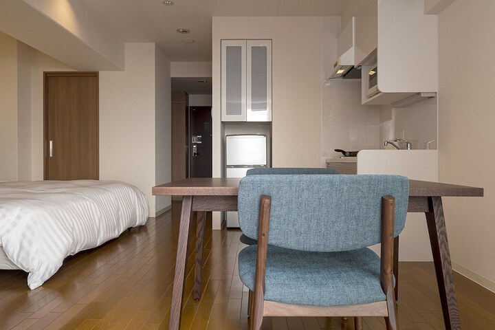 Room 15 of 83