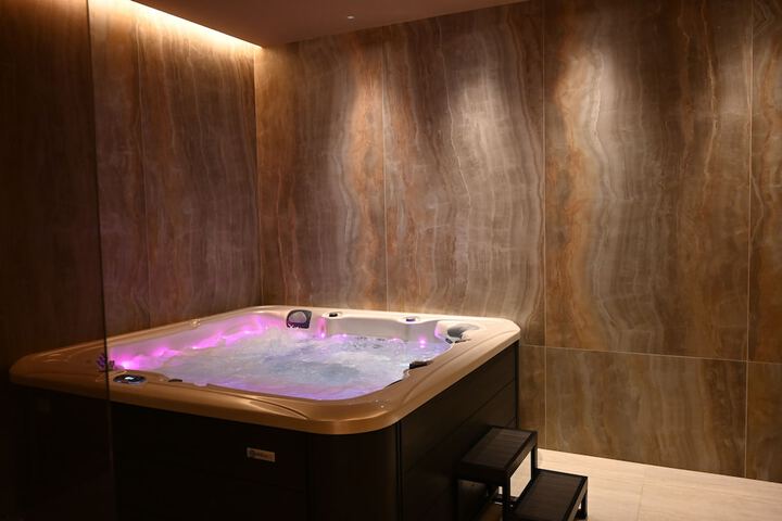 Spa 73 of 100