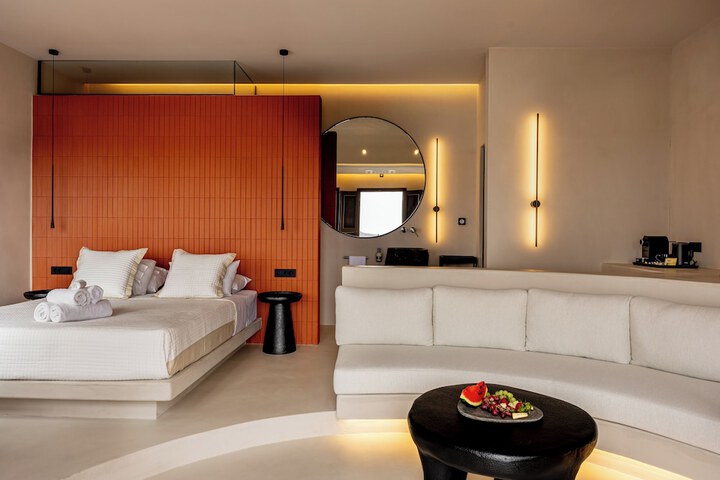 Room 42 of 117