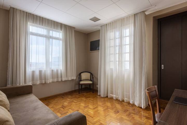 Room 46 of 107