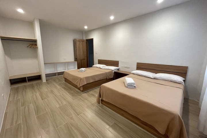 Room 9 of 40