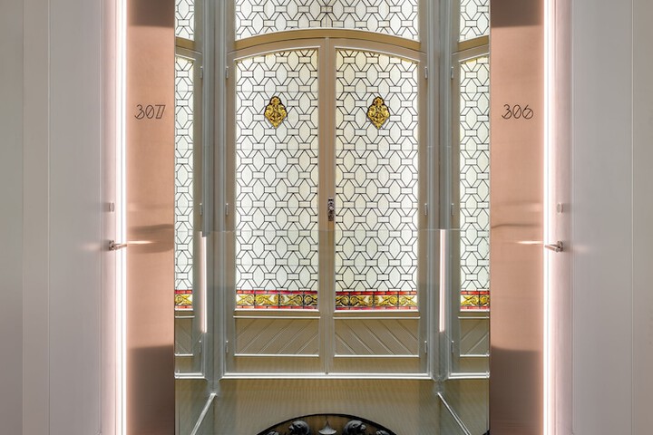 Ballroom/Hall 36 of 44