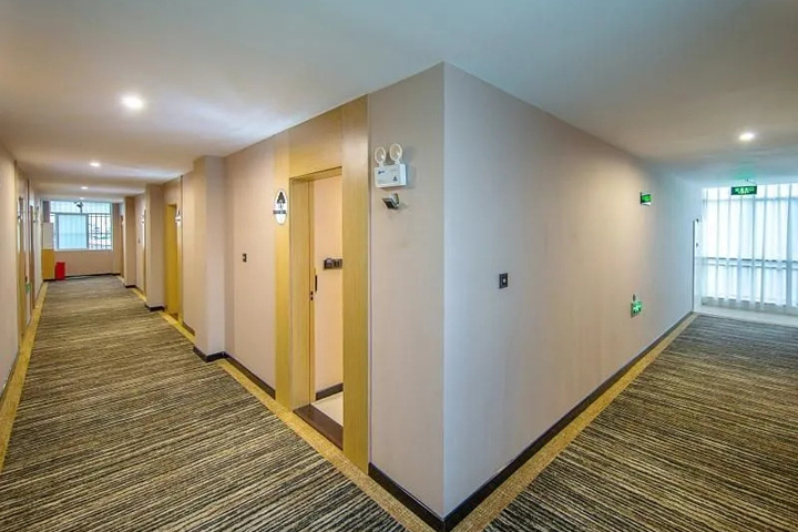 Room 14 of 19