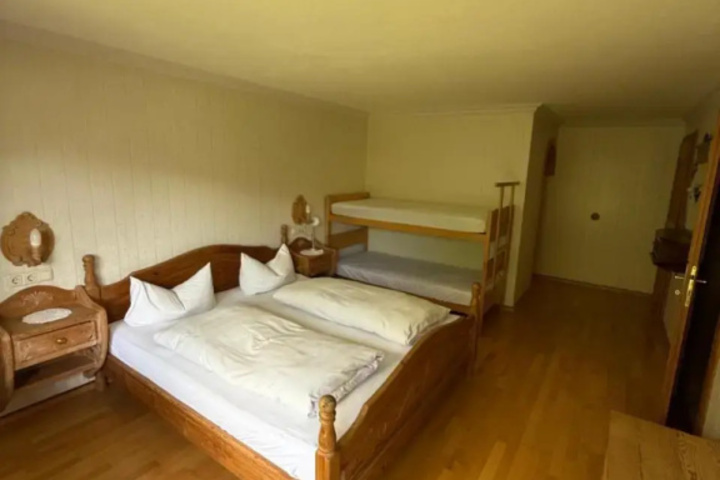 Room 5 of 19