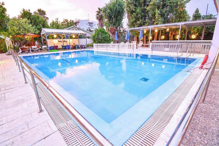 Pool 44 of 103