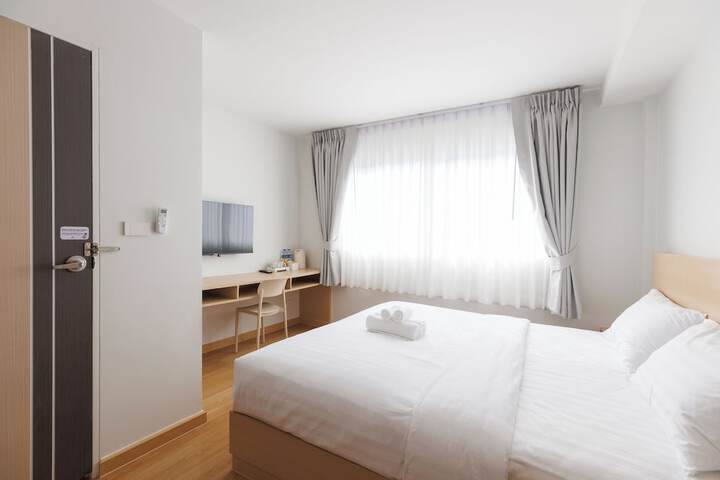 Room 15 of 53