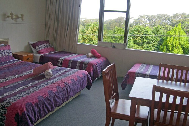 Room 9 of 31