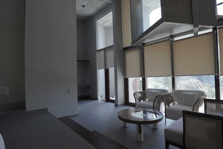 Room 5 of 20