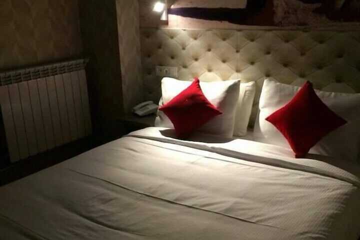 Room 10 of 44