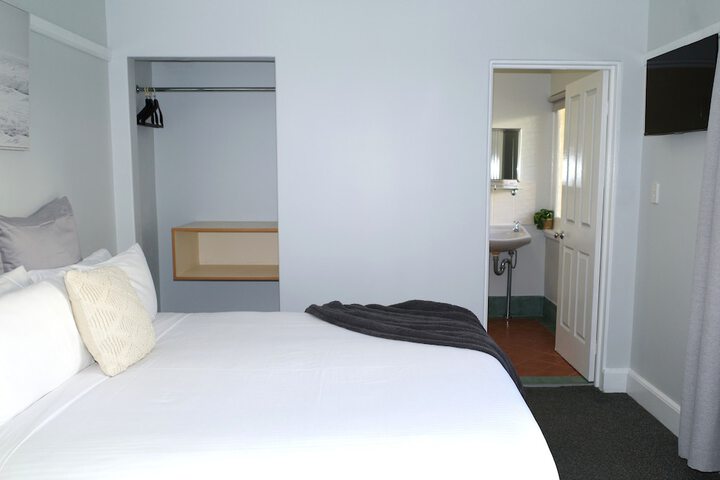 Room 19 of 49