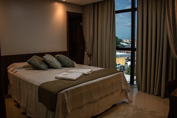 Room 9 of 11