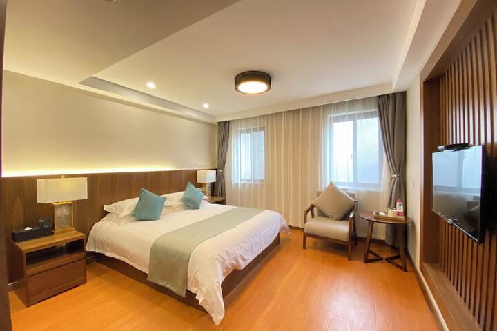 Room 3 of 118