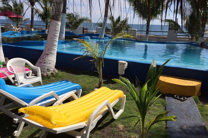 Pool 128 of 228
