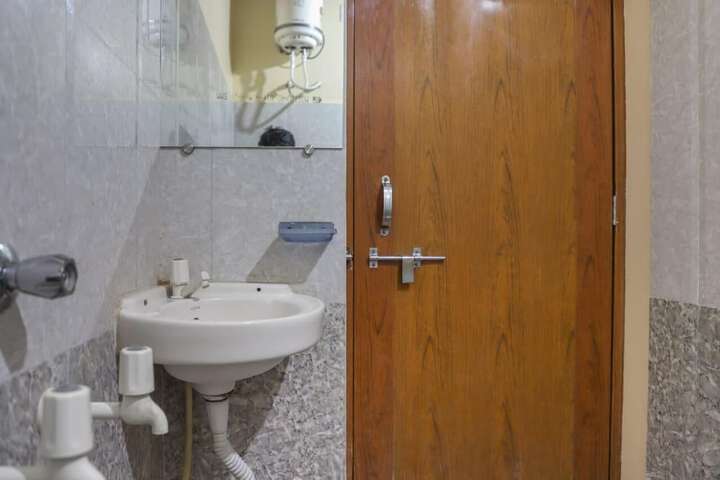 Room 10 of 15