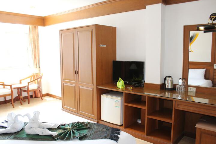 Room 6 of 19