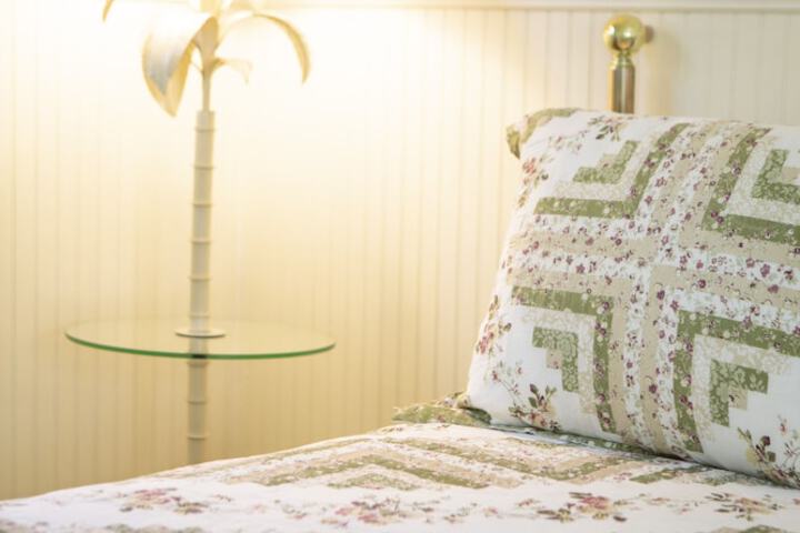 Room 3 of 136