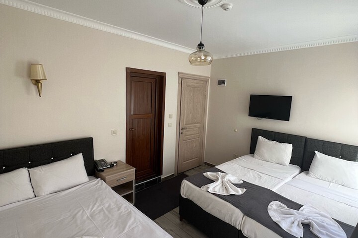 Room 13 of 20