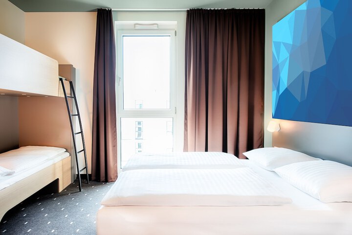 Room 4 of 34