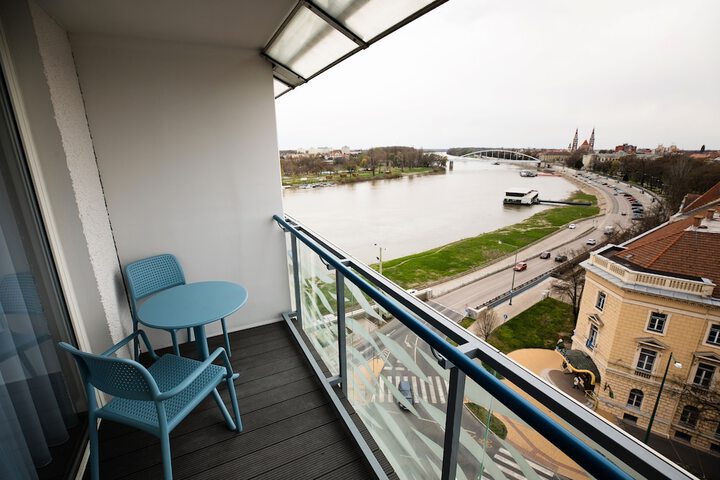 Terrace/Patio 71 of 72