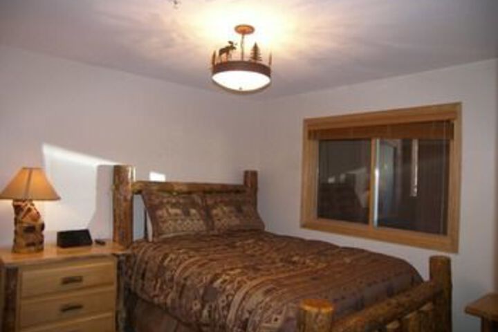 Room 11 of 25