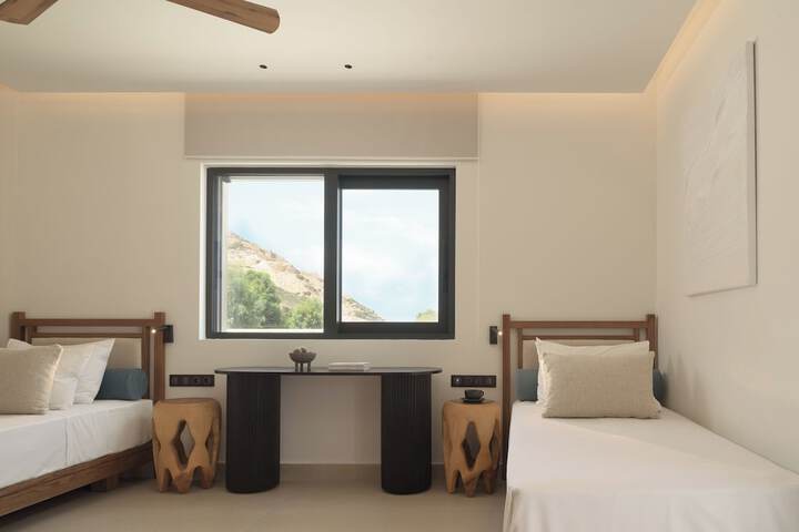 Room 56 of 195