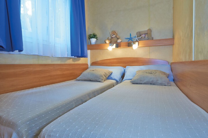 Room 16 of 50