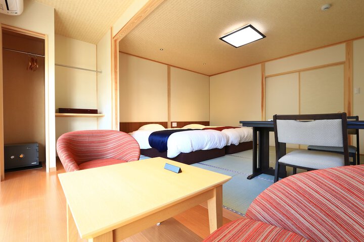 Room 23 of 155