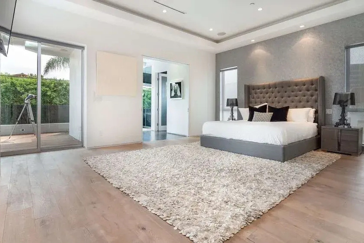 Room 4 of 21