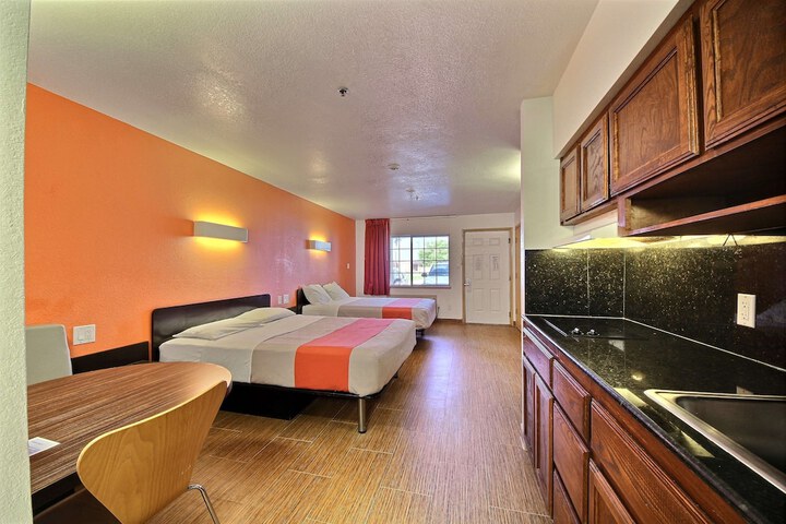 Room 20 of 34