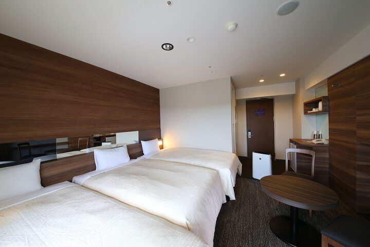 Room 16 of 62