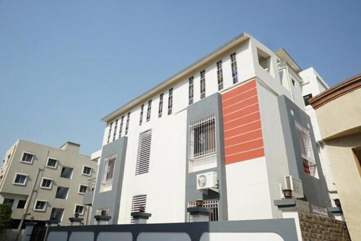 HOTEL RAJANIGANDHA home stay