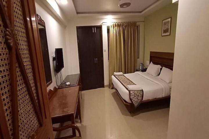 Room 5 of 26