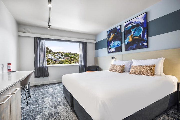 Room 14 of 74