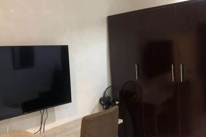 Room 12 of 27
