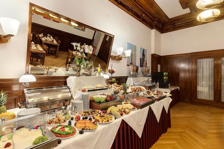 Breakfast/Coffee Service 38 of 68