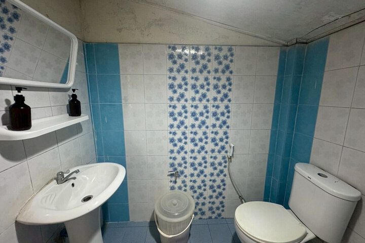 Room 42 of 68