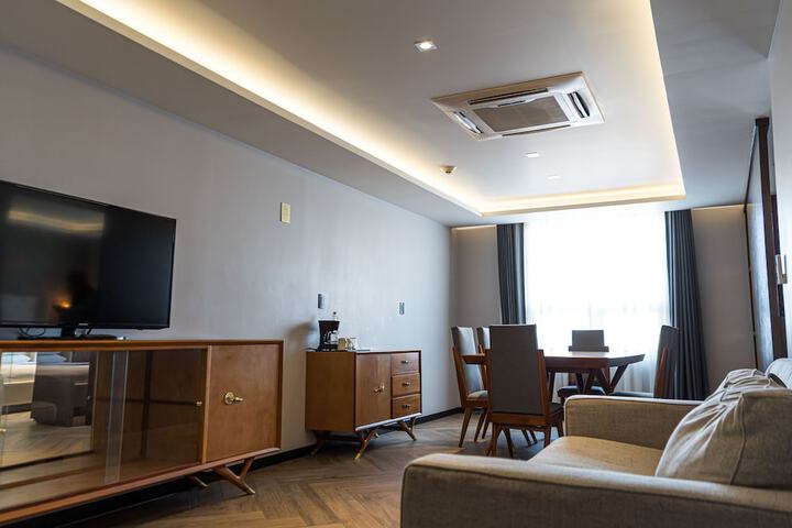 Room 32 of 91