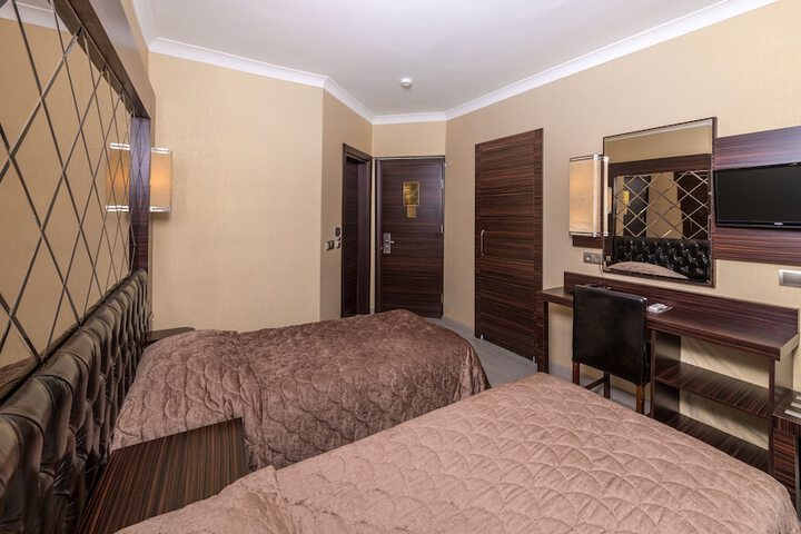 Room 5 of 24