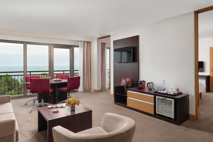 Room 10 of 70