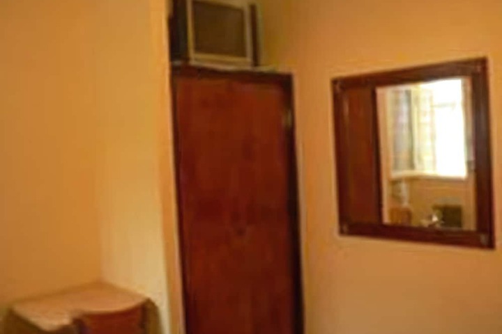 Room 7 of 10