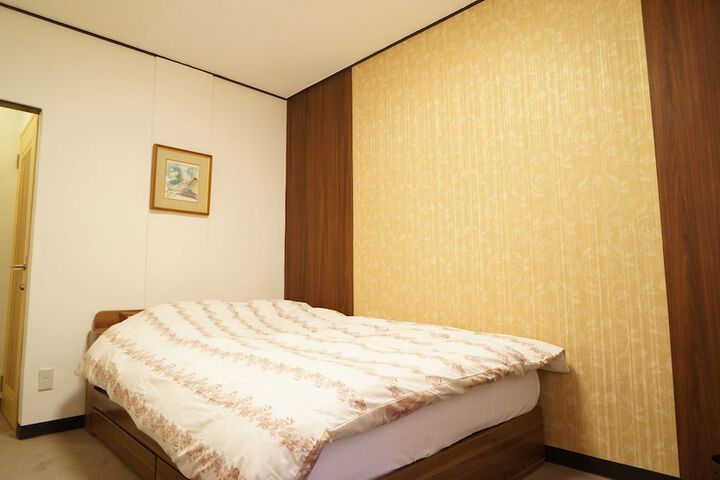 Room 4 of 22