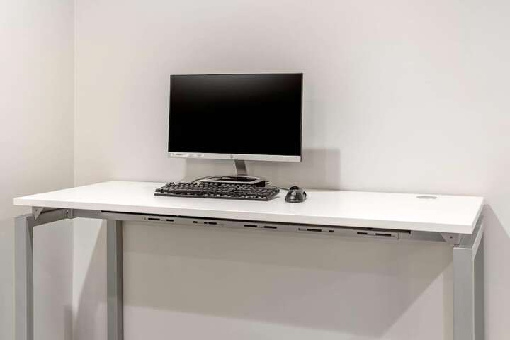 Business Center 40 of 43