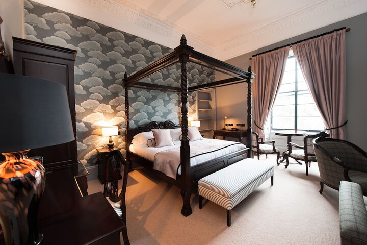 Room 15 of 196