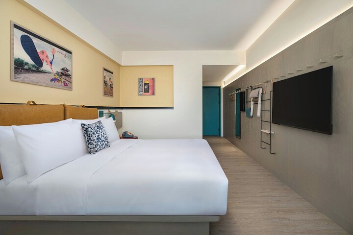 Room 21 of 57