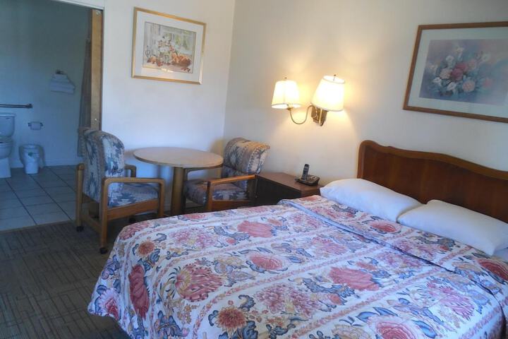 Room 22 of 35